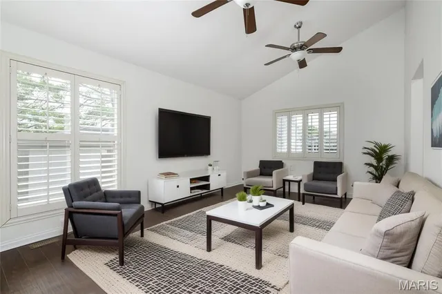 $168,000 | 2487 Manthorne Court, Florissant, MO 63031