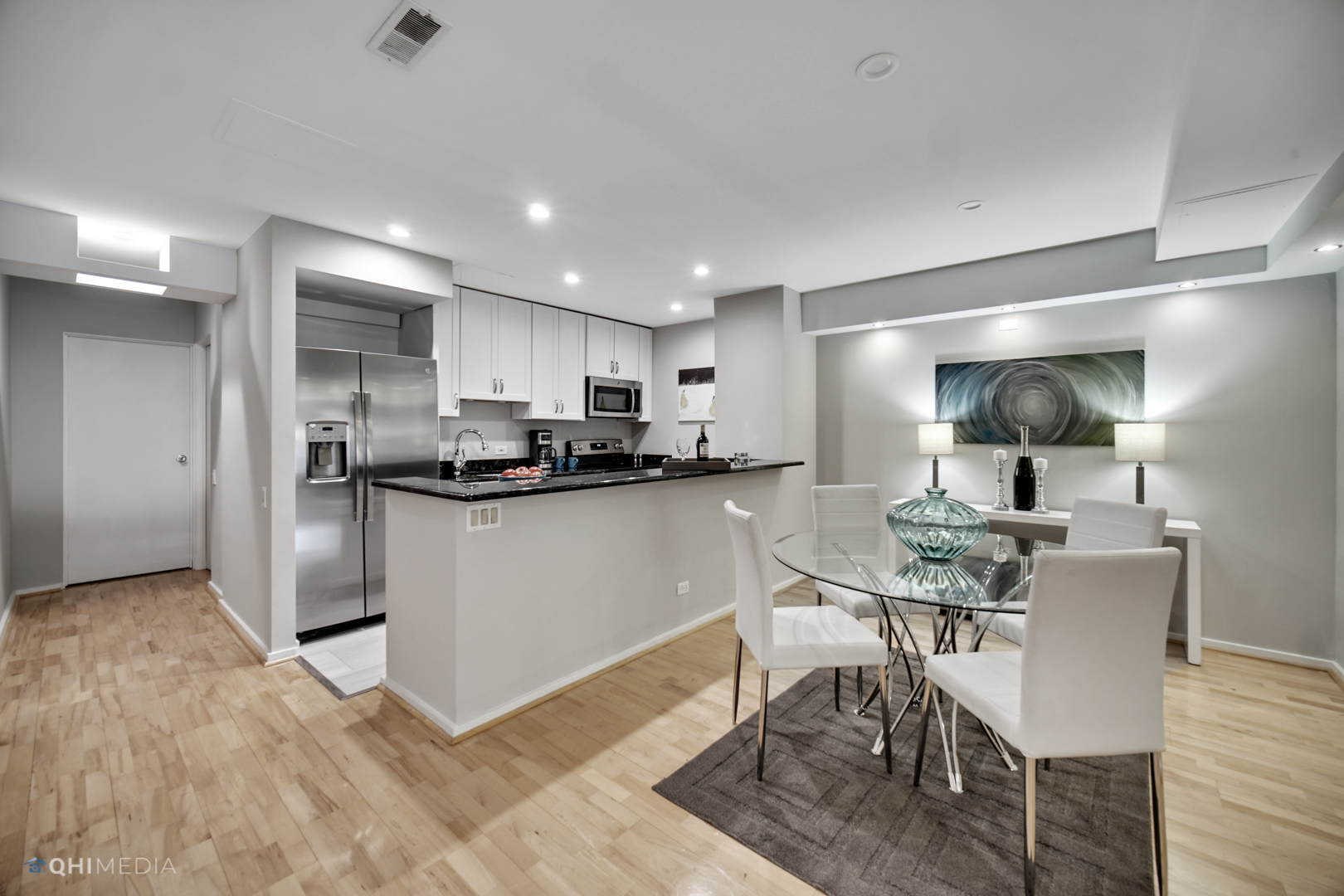 40 East 9th Street, Unit 816 Chicago, IL 60605 - Photo 4 of 25
