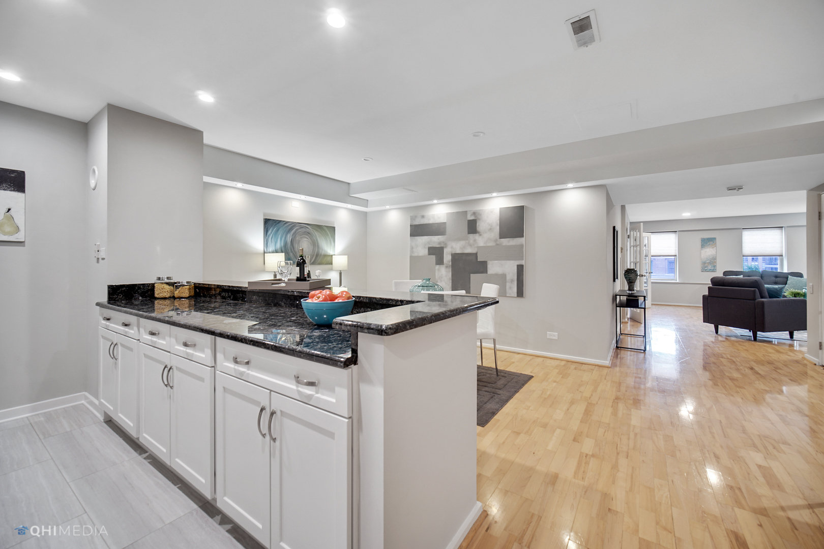 40 East 9th Street, Unit 816 Chicago, IL 60605 - Photo 7 of 25