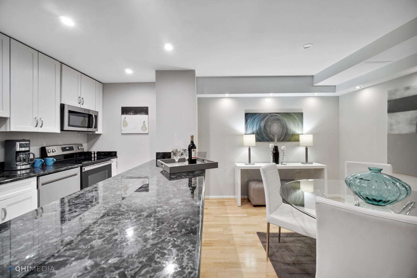 40 East 9th Street, Unit 816 Chicago, IL 60605 - Photo 8 of 25