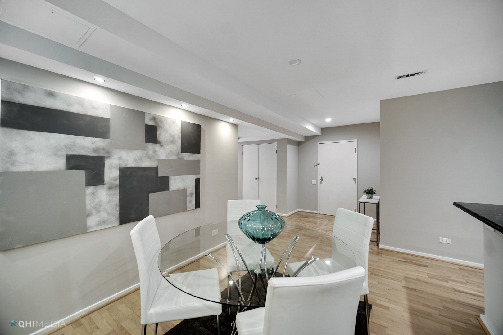 40 East 9th Street, Unit 816 Chicago, IL 60605 - Photo 9 of 25