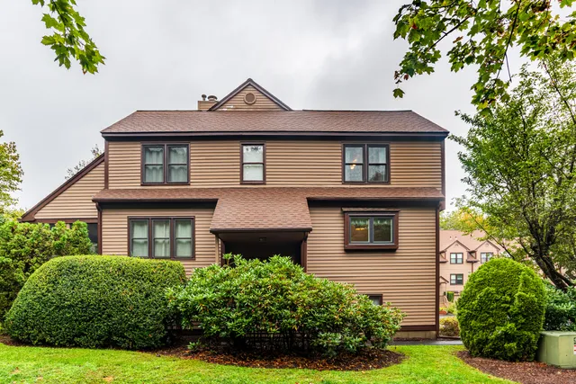 $399,999 | 26 Edgehill Circle, Unit 26, Monroe, CT 06468