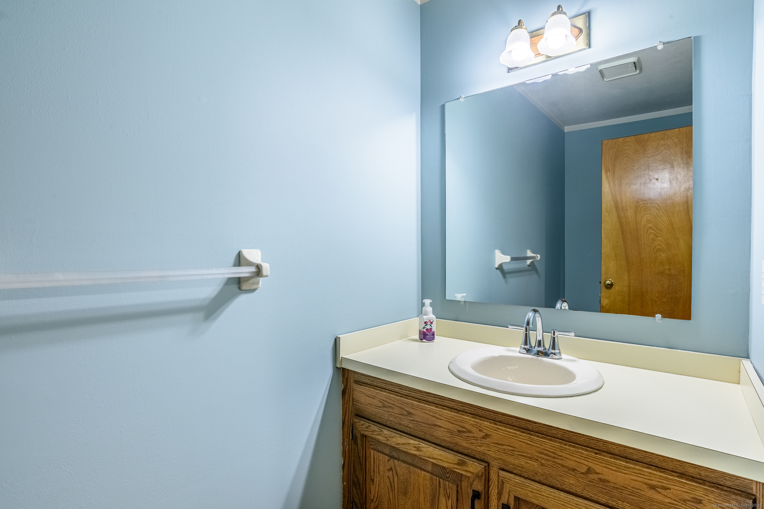 26 Edgehill Circle, Unit 26 Monroe, CT 06468 - Photo 13 of 29