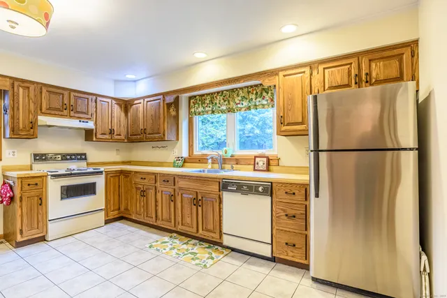 $399,999 | 26 Edgehill Circle, Unit 26, Monroe, CT 06468