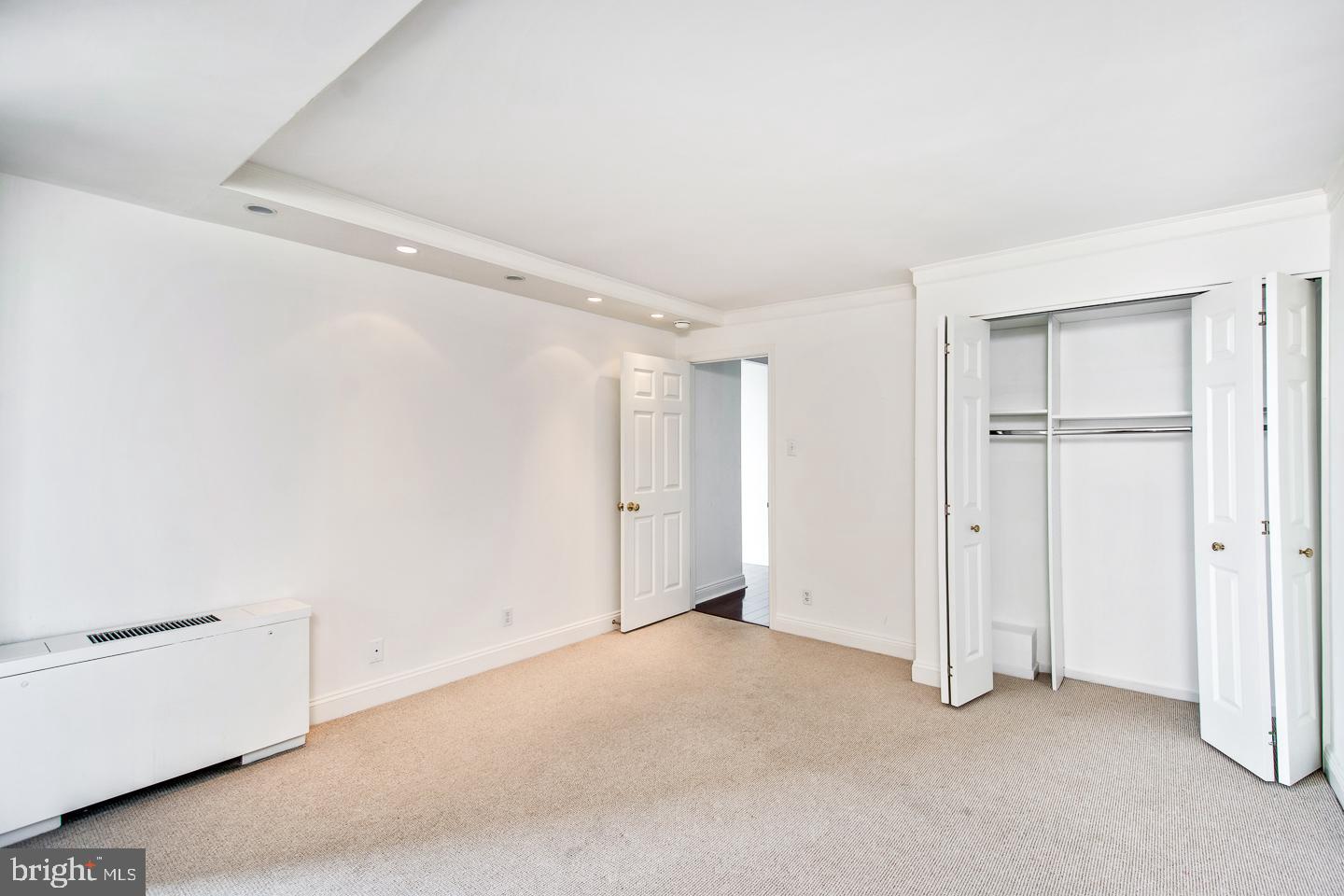 224 West Rittenhouse Square, Unit 2411 Philadelphia, PA 19103 - Photo 13 of 18