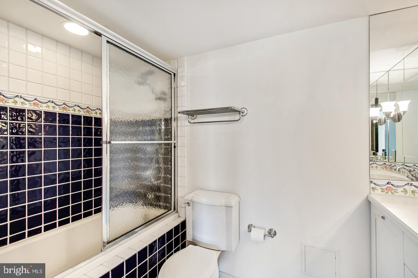 224 West Rittenhouse Square, Unit 2411 Philadelphia, PA 19103 - Photo 17 of 18