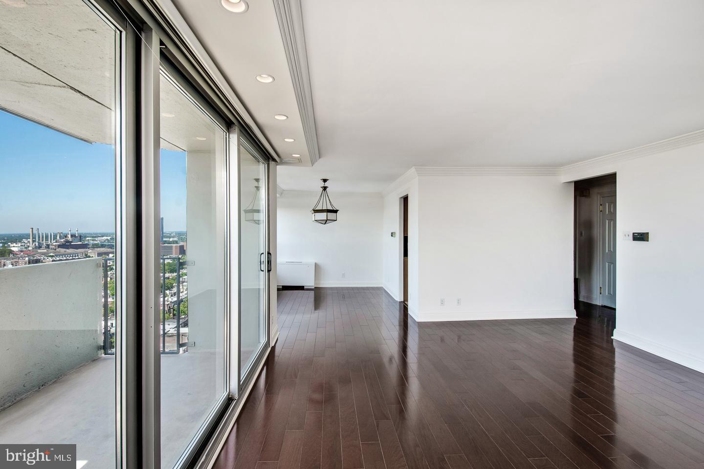 224 West Rittenhouse Square, Unit 2411 Philadelphia, PA 19103 - Photo 5 of 18