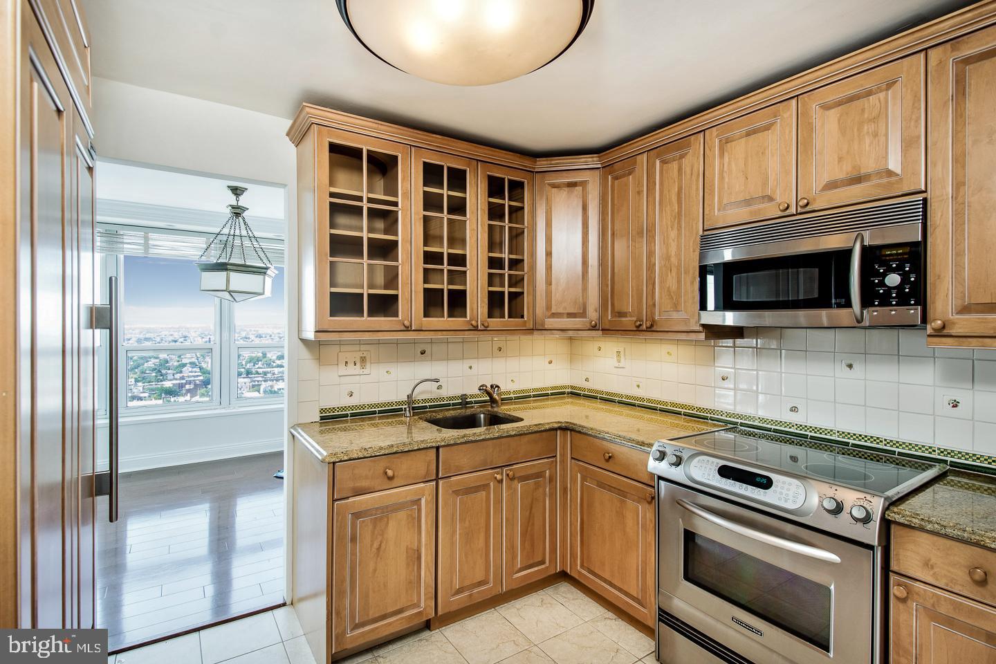 224 West Rittenhouse Square, Unit 2411 Philadelphia, PA 19103 - Photo 8 of 18