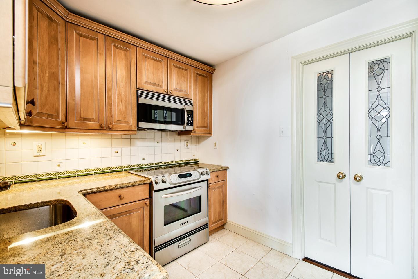 224 West Rittenhouse Square, Unit 2411 Philadelphia, PA 19103 - Photo 9 of 18