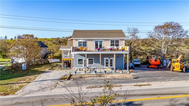 $2,400,000 | 454 Ocean Avenue, Block Island, RI 02807