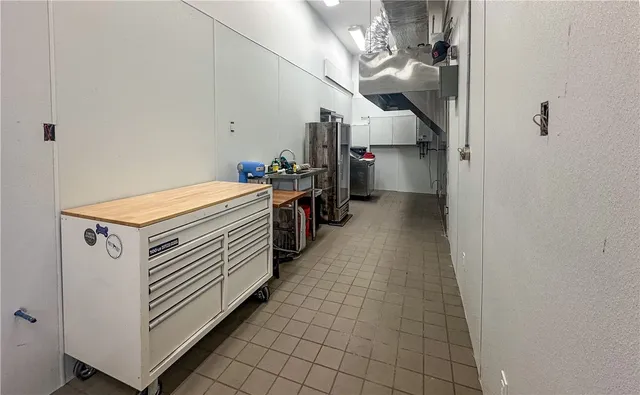 $2,400,000 | 454 Ocean Avenue, Block Island, RI 02807