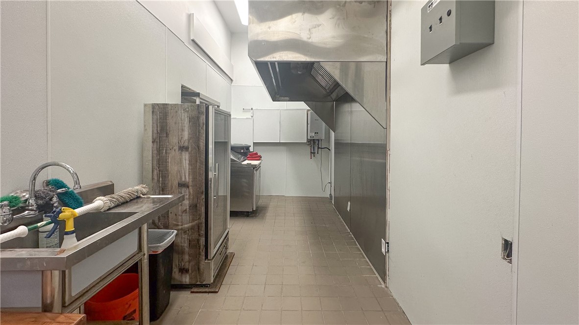 454 Ocean Avenue Block Island, RI 02807 - Photo 12 of 36