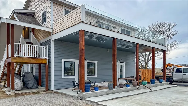 $2,400,000 | 454 Ocean Avenue, Block Island, RI 02807