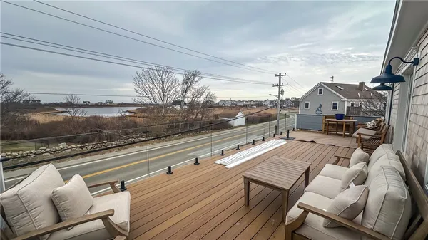 $2,400,000 | 454 Ocean Avenue, Block Island, RI 02807