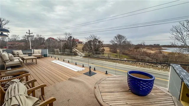 $2,400,000 | 454 Ocean Avenue, Block Island, RI 02807