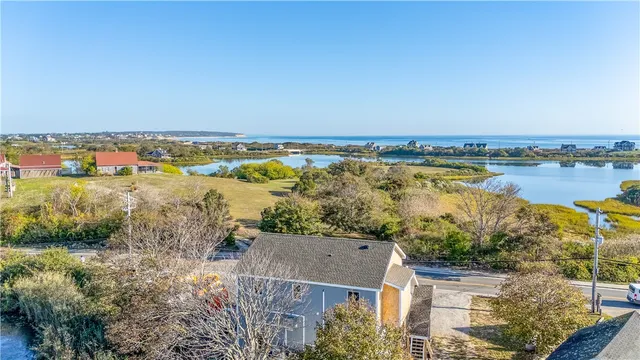 $2,400,000 | 454 Ocean Avenue, Block Island, RI 02807