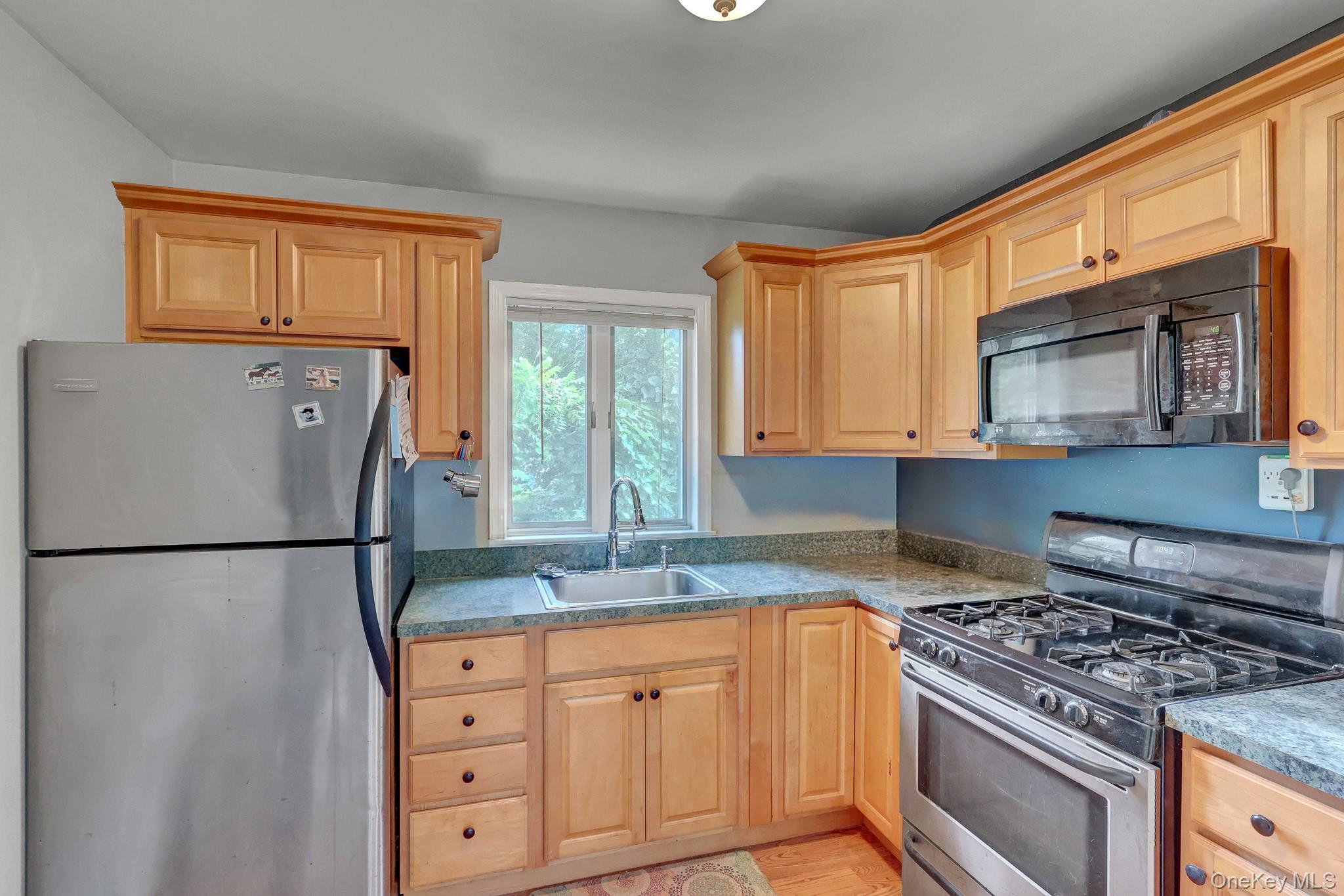 130 Hawthorne Road Rocky Point, NY 11778 - Photo 5 of 17 Gallery Image 5