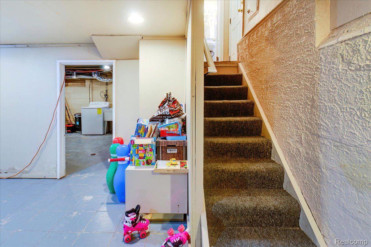 16766 Sunderland Road Detroit, MI 48219 - Photo 51 of 62