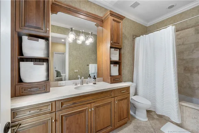 $1,095,000 | 130 Southeast Bella Strano, Port St. Lucie, FL 34984