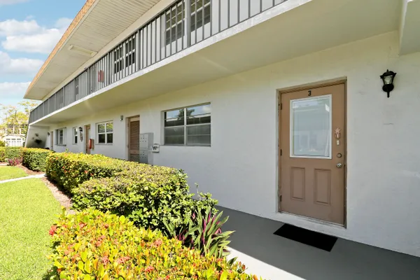 $179,000 | 2950 Southeast Ocean Boulevard, Unit 63, Stuart, FL 34996