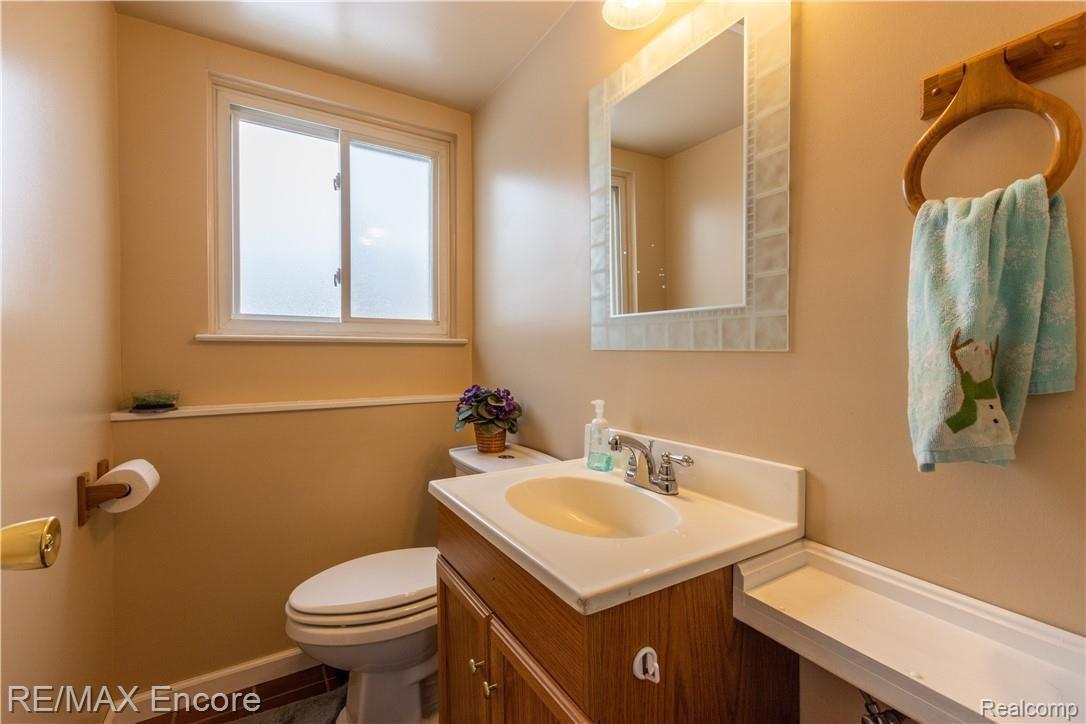 3592 West Drahner Road Oxford, MI 48371 - Photo 14 of 30 3592 Drahner (2)-9.jpg