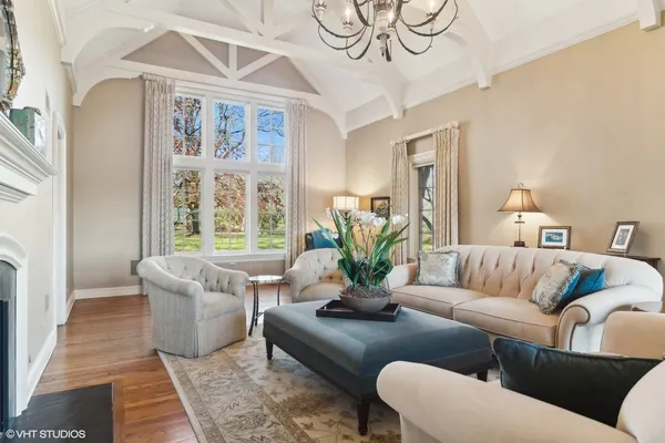 $3,350,000 | 65 Round Barn Road, Barrington Hills, IL 60010