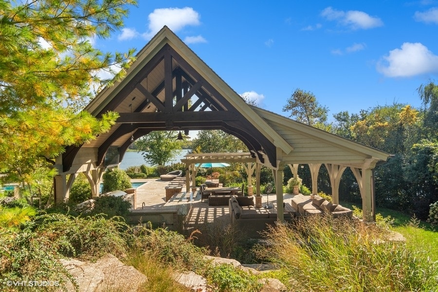 65 Round Barn Road Barrington Hills, IL 60010 - Photo 5 of 59