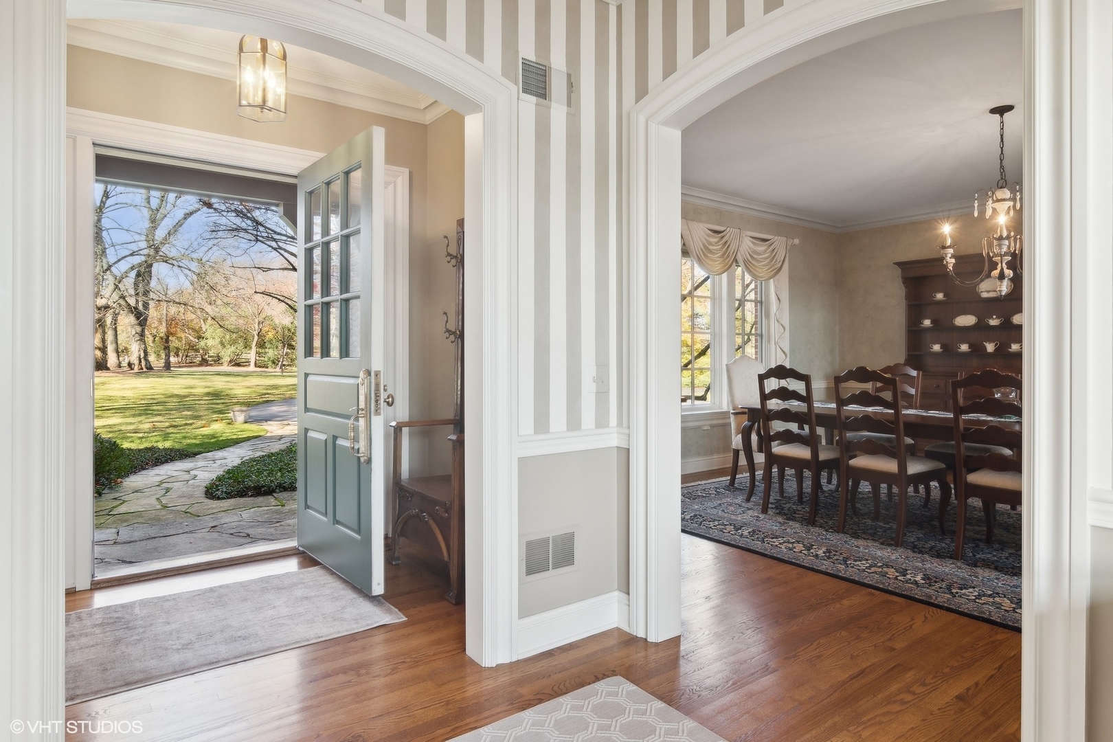 65 Round Barn Road Barrington Hills, IL 60010 - Photo 7 of 59