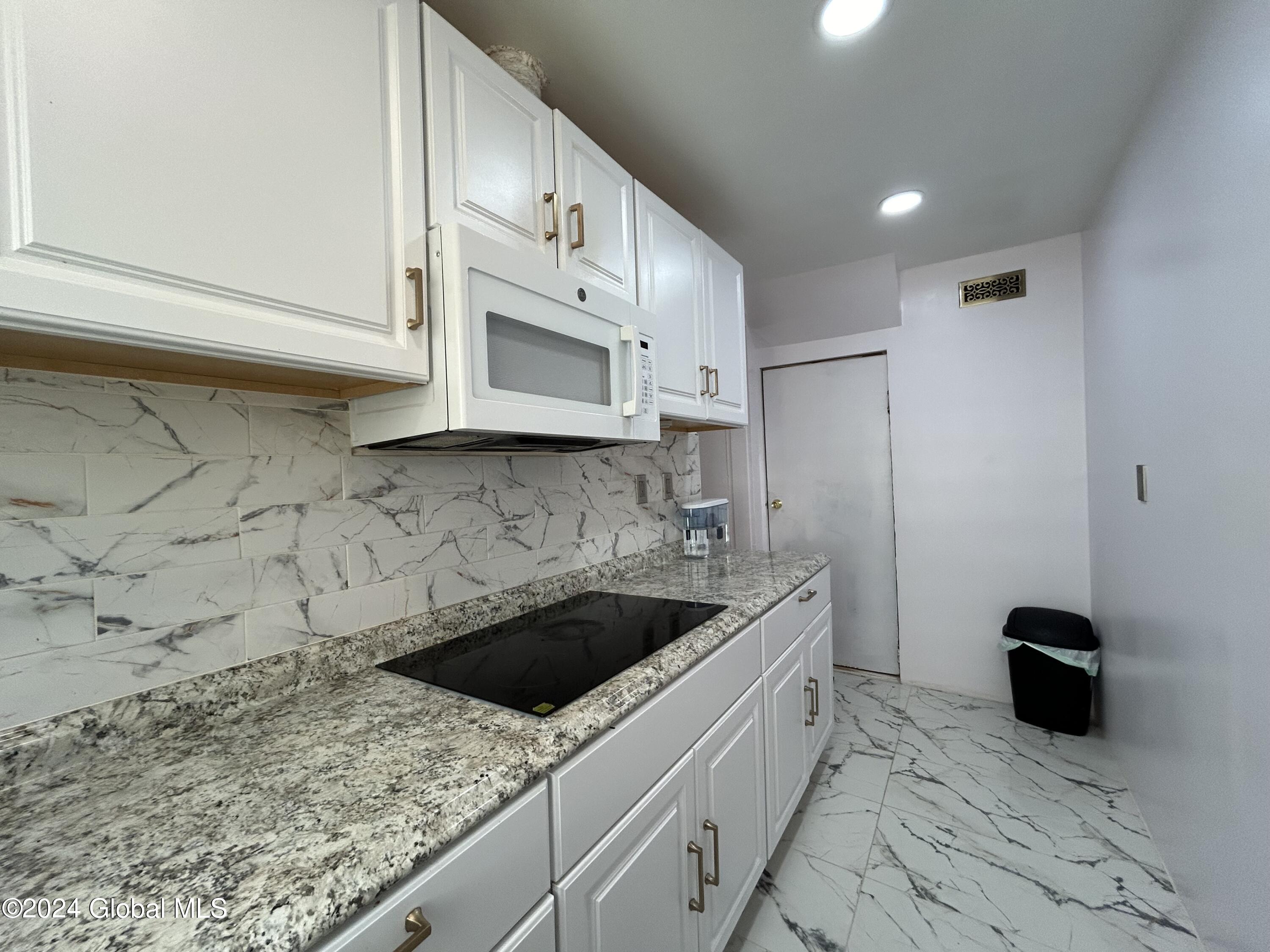 1118 Congress Street Schenectady, NY 12303 - Photo 8 of 29 8