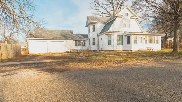 $99,000 | 206 West 1st Street, Lostant, IL 61334