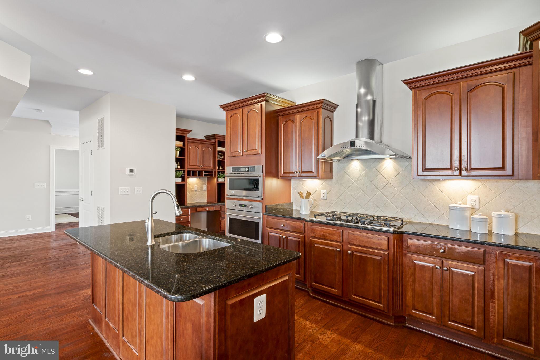 9312 Castle Hill Road Springfield, VA 22153 - Photo 23 of 70 Kitchen