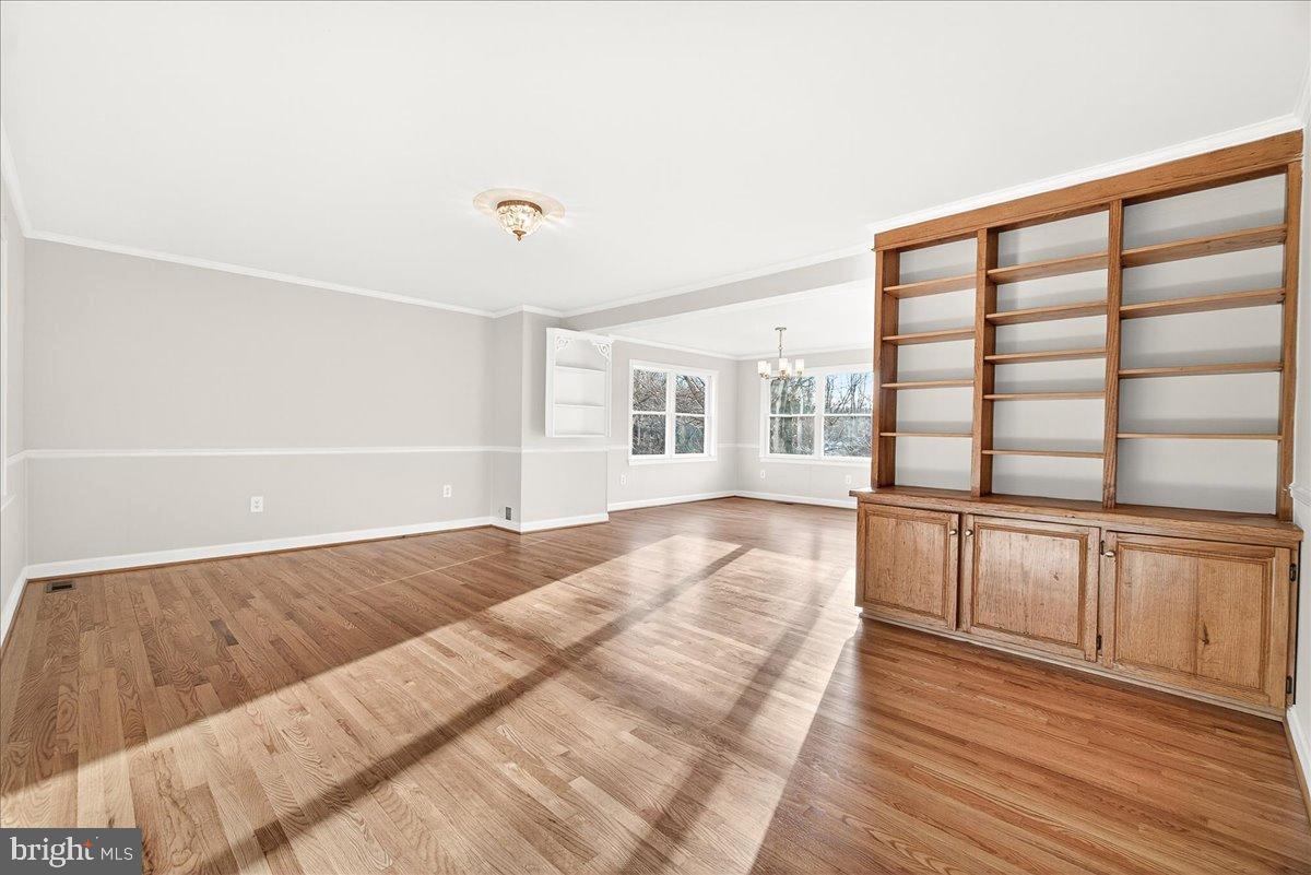 6918 Woodville Road Mount Airy, MD 21771 - Photo 10 of 46 Spacious room with natural light and charm.