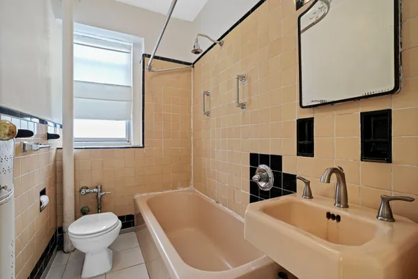 $310,000 | 868 East 7th Street, Unit 3H | Midwood