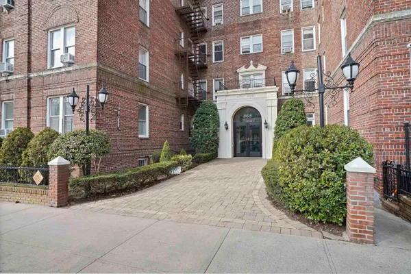 $310,000 | 868 East 7th Street, Unit 3H | Midwood