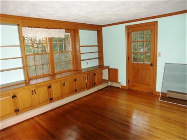 28 Pine Street Weston, MA 02493 - Photo 5 of 7