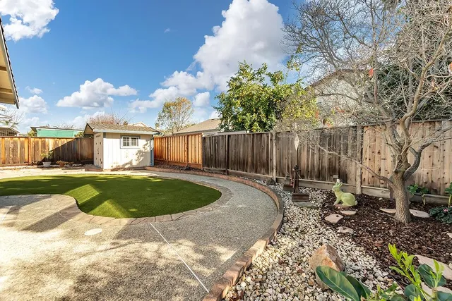 a view of a house with roof