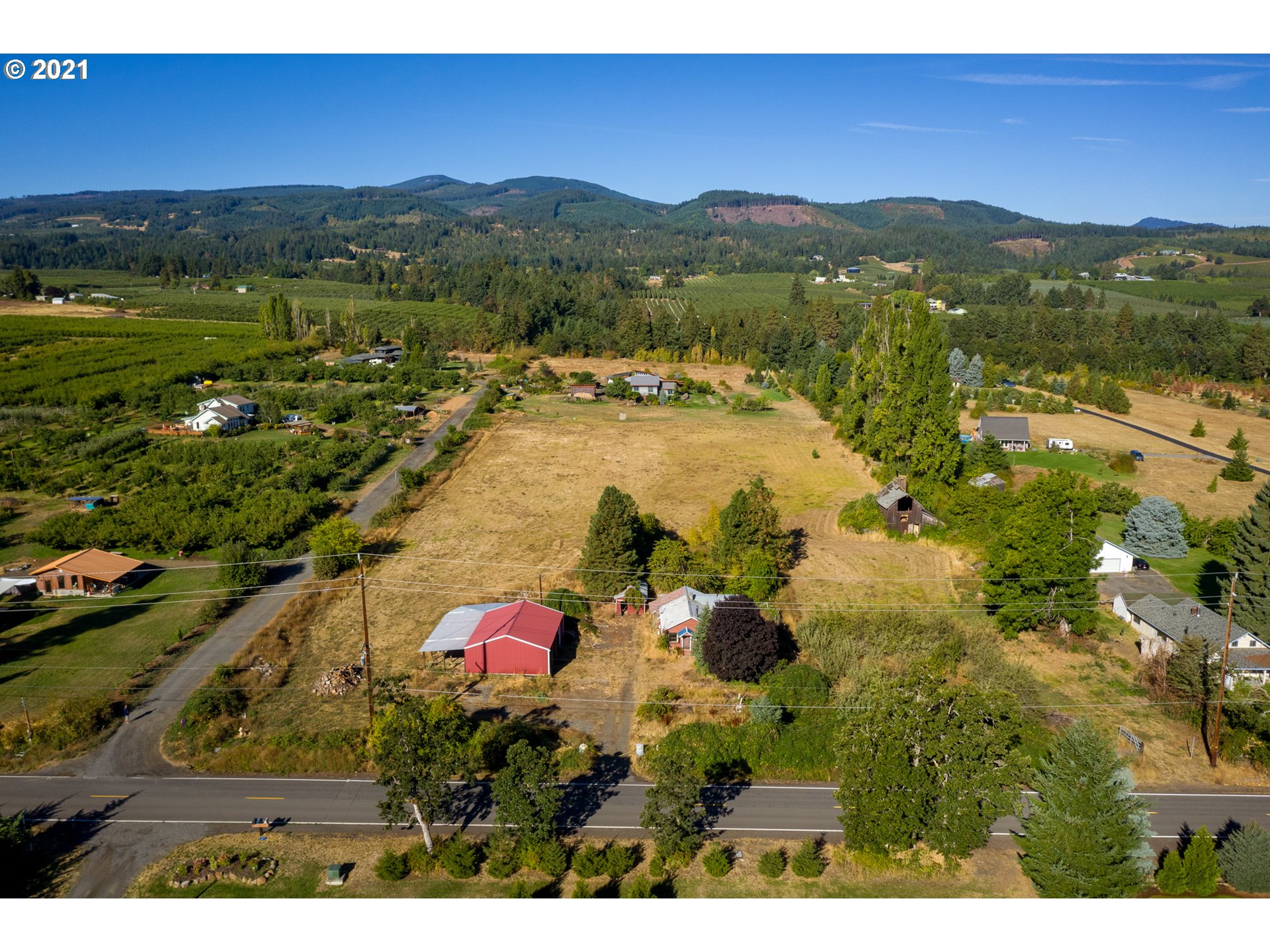 1860 Markham Road, Unit 1 Hood River, OR 97031 - Photo 1 of 18 Gallery Image 1
