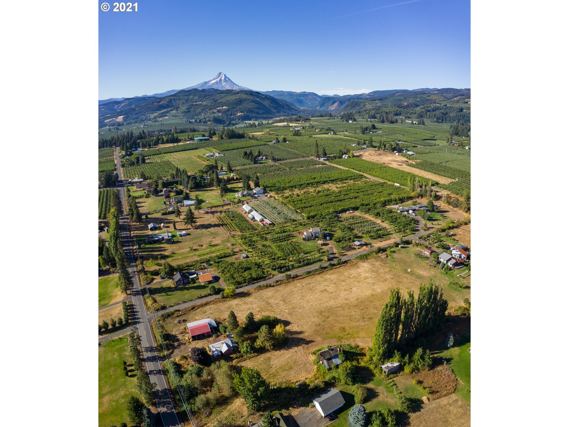 1860 Markham Road, Unit 1 Hood River, OR 97031 - Photo 2 of 18 Gallery Image 2