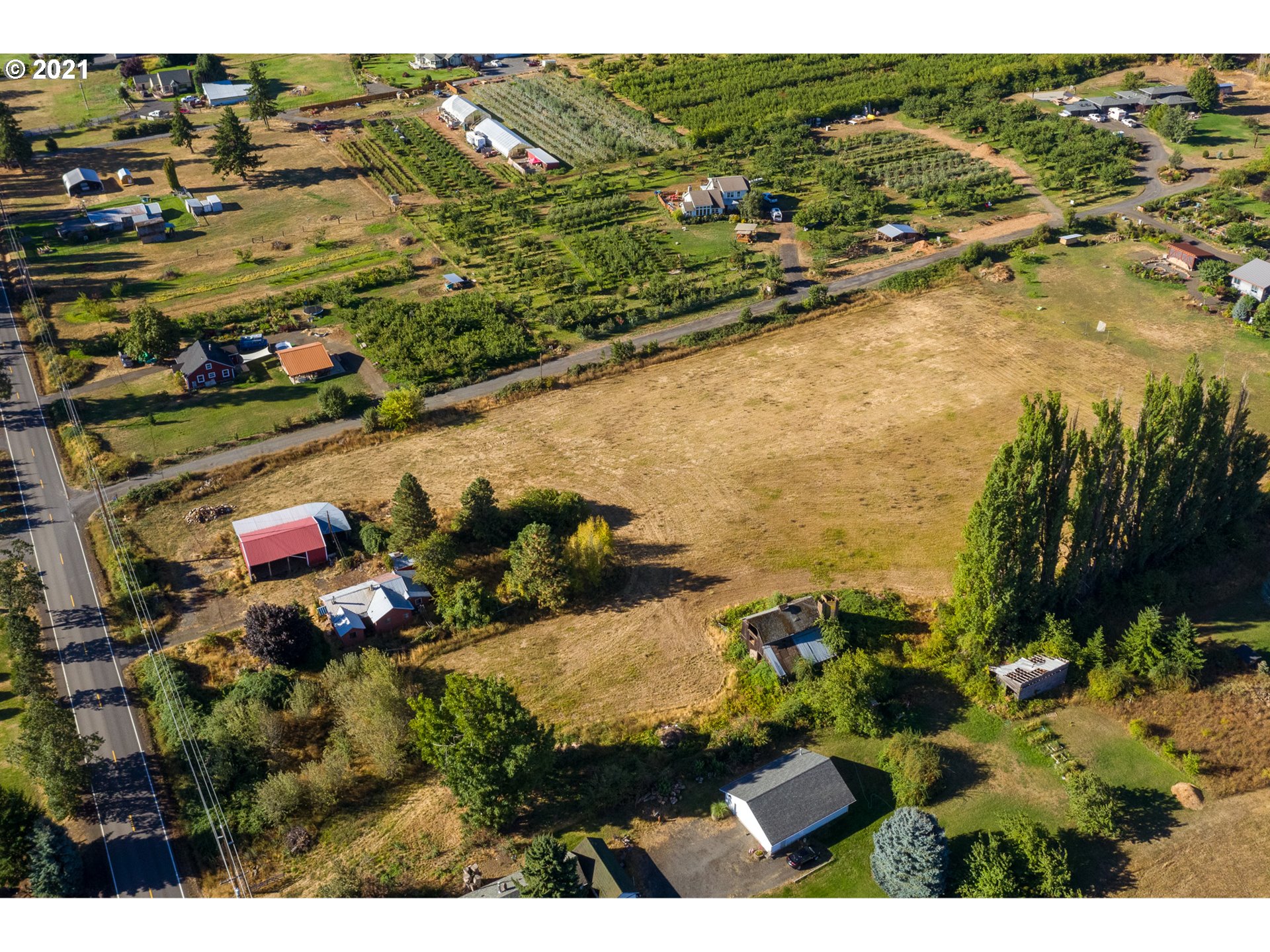 1860 Markham Road, Unit 1 Hood River, OR 97031 - Photo 3 of 18 Gallery Image 3