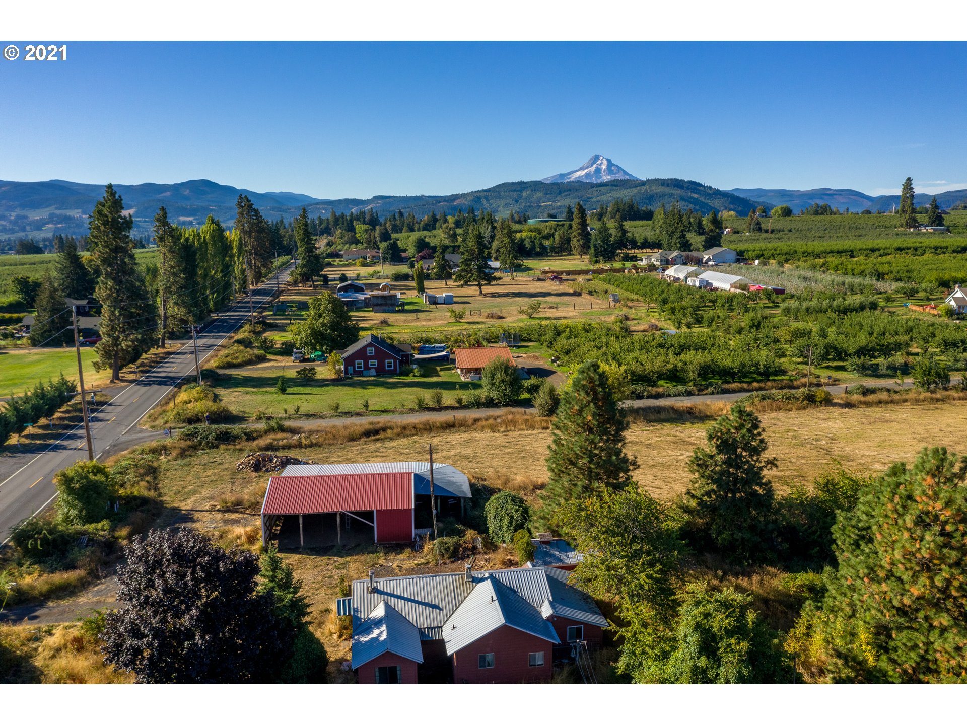 1860 Markham Road, Unit 1 Hood River, OR 97031 - Photo 8 of 18 Gallery Image 8