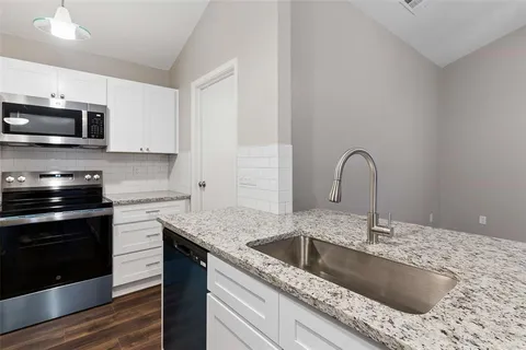 $309,900 | 213 Teakwood Lane, Lewisville, TX 75067