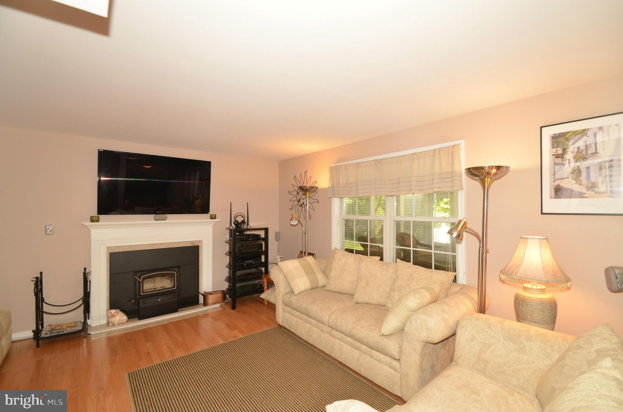 4684 Mountain Road Pasadena, MD 21122 - Photo 9 of 30 Family Room