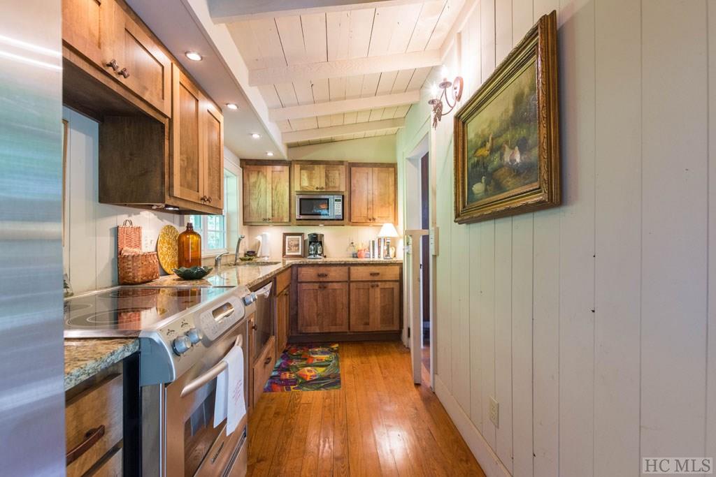 1020 Hickory Hill Road Highlands, NC 28741 - Photo 26 of 49 Gallery Image 26