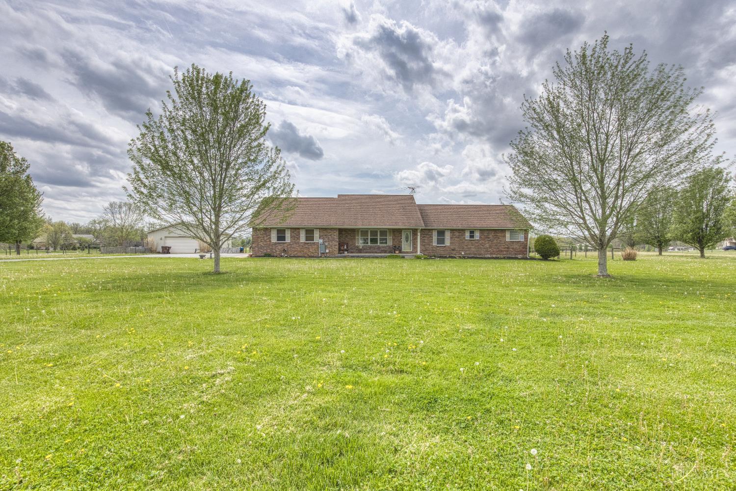 305 Reeder Road Blanchester, OH 45107 - Photo 2 of 33