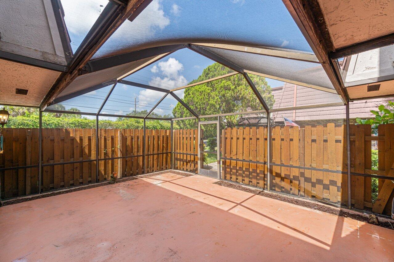 7633 Courtyard Run West Boca Raton, FL 33433 - Photo 2 of 32 007-7633CourtyardRunWest-BocaRaton-FL-33