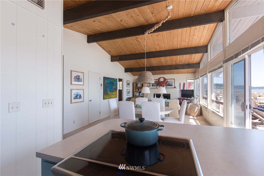 2436 Sunlight Beach Road Clinton, WA 98236 - Photo 11 of 25 Gallery Image 11