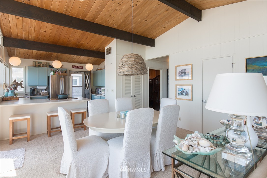 2436 Sunlight Beach Road Clinton, WA 98236 - Photo 12 of 25 Gallery Image 12