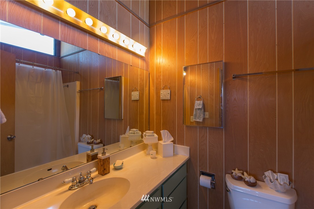 2436 Sunlight Beach Road Clinton, WA 98236 - Photo 19 of 25 Gallery Image 19