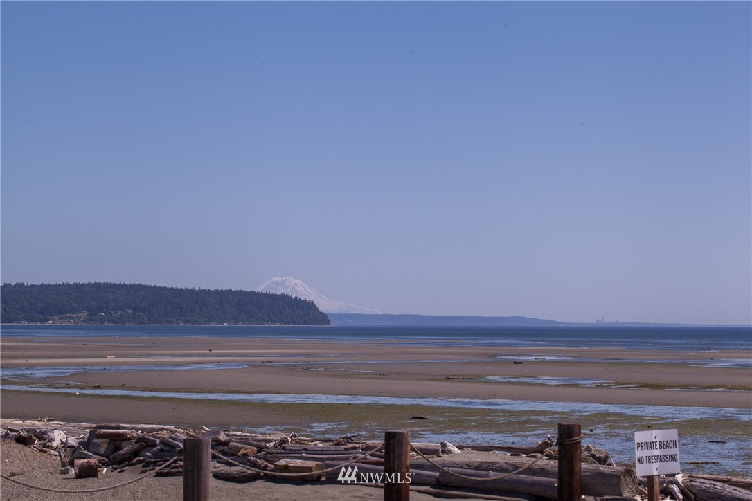 2436 Sunlight Beach Road Clinton, WA 98236 - Photo 3 of 25 Gallery Image 3