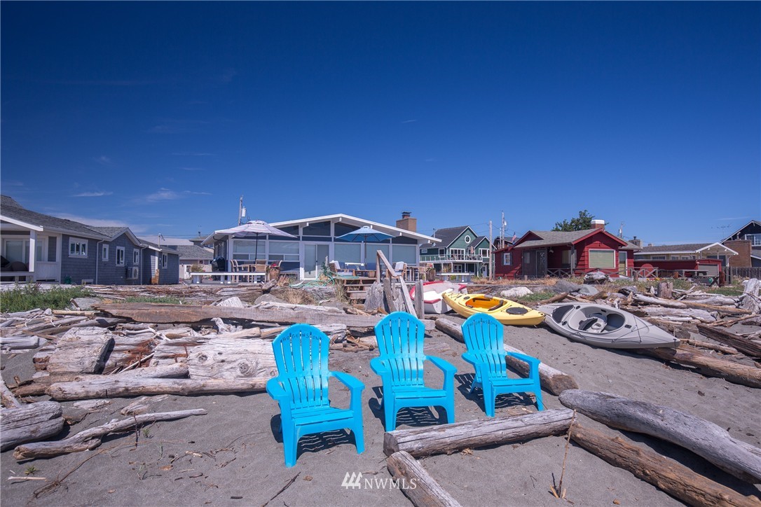 2436 Sunlight Beach Road Clinton, WA 98236 - Photo 5 of 25 Gallery Image 5